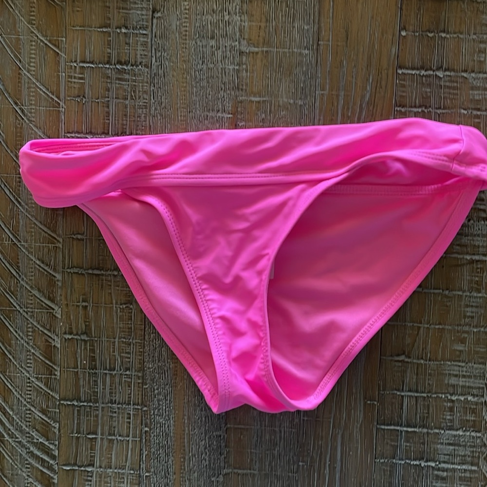 Pink bikini - Picture 2 of 4